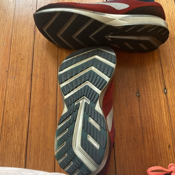 Brooks Levitate 3 Men’s Running Sneakers - Picture 4 of 8